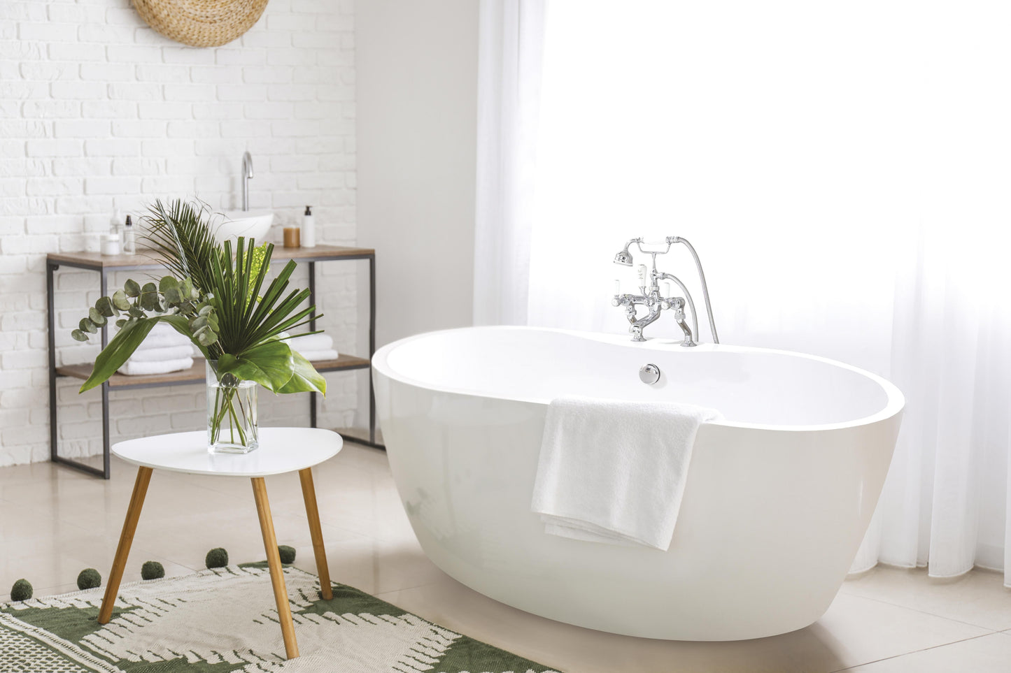 BC Designs Tamorina freestanding bathtub in white, 1400mm modern design with smooth curves and elegant style.