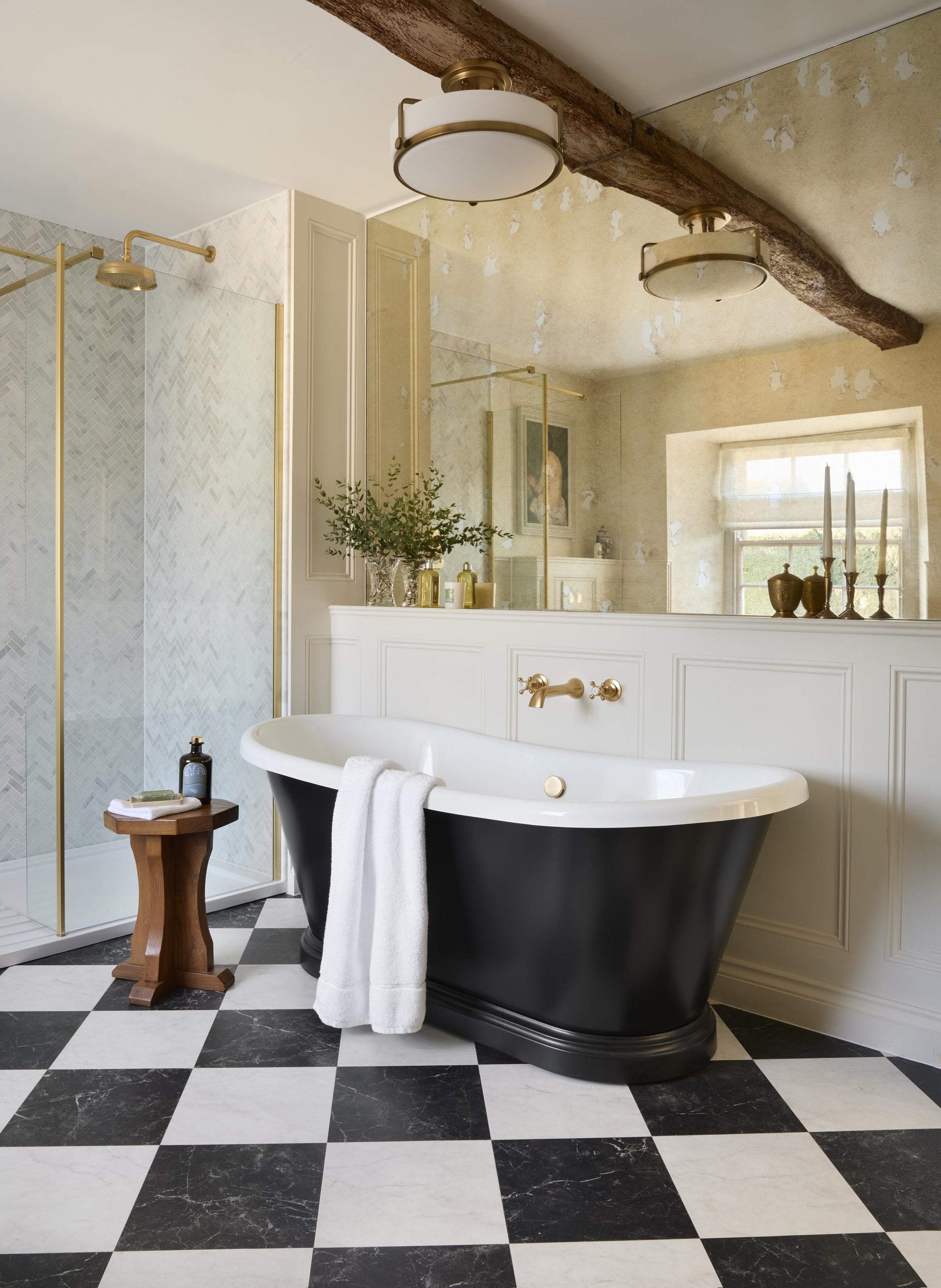 BC Designs acrylic freestanding bathtub, 1700mm boat-shaped bath with smooth, modern design and sleek finish.